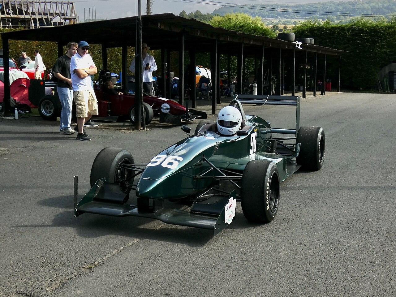 F1赛车新赛季前瞻：格局变化与潜在黑马